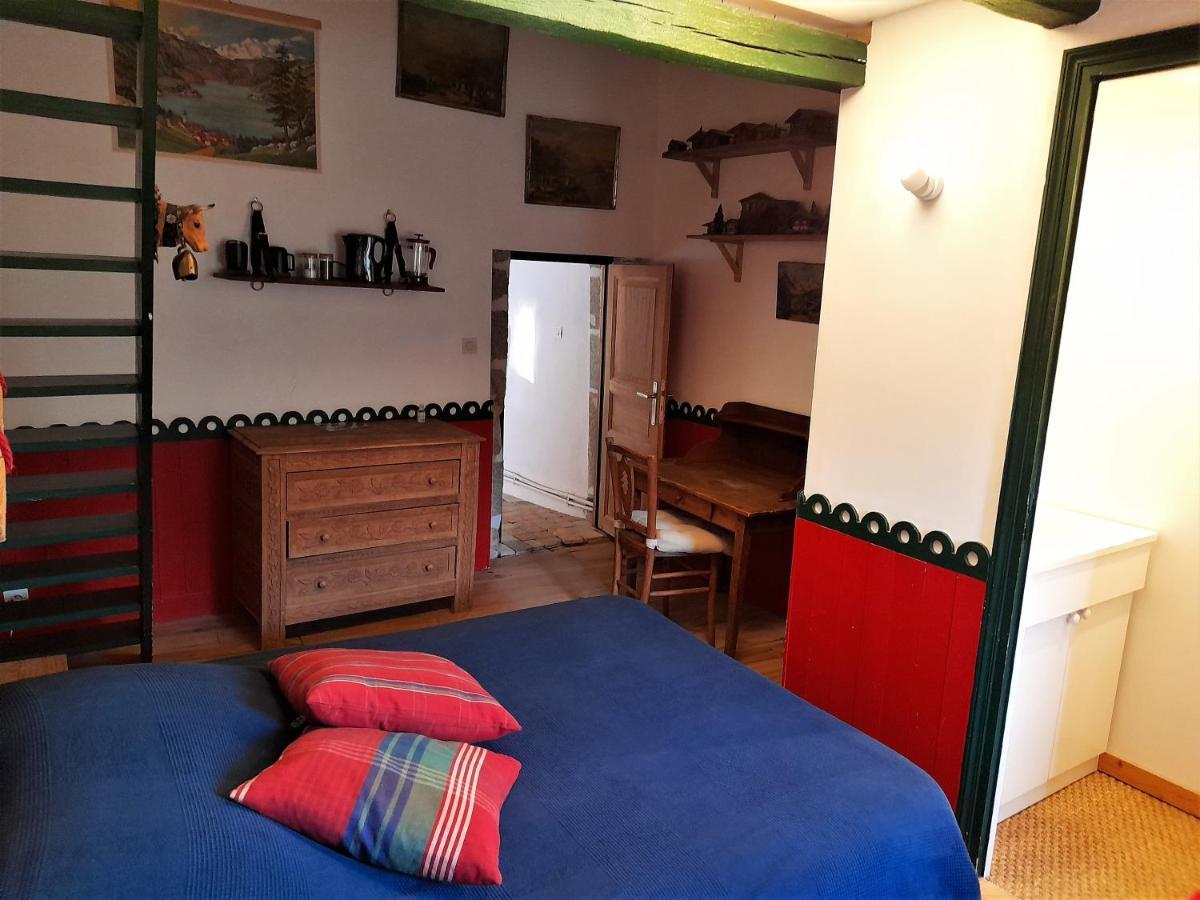 Les Chambres Du Logis Du Chatelier Бресюр Екстериор снимка